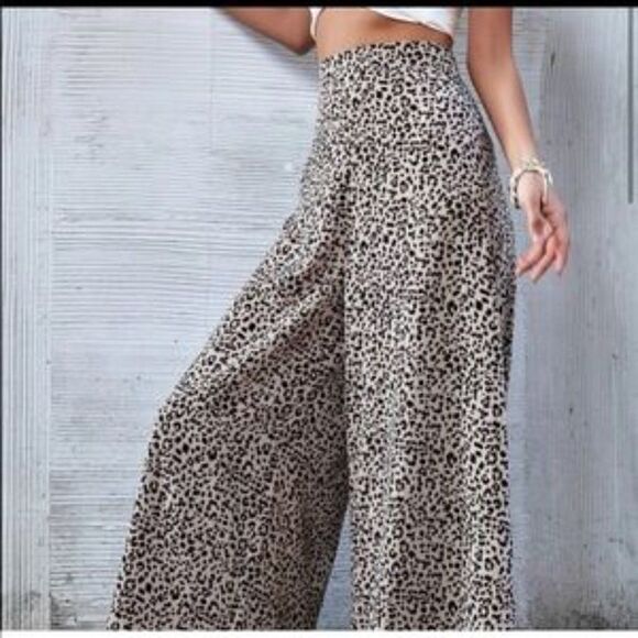 Leopard Print High Waisted Wide Leg Pants - Picture 8 of 10